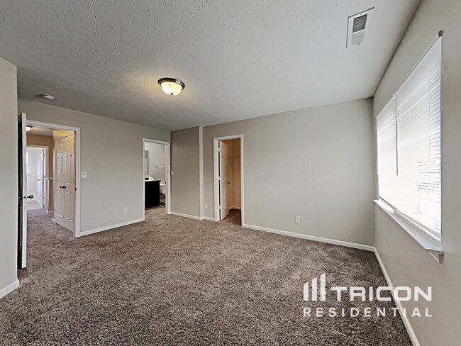 Building Photo - 887 Brookshire Dr