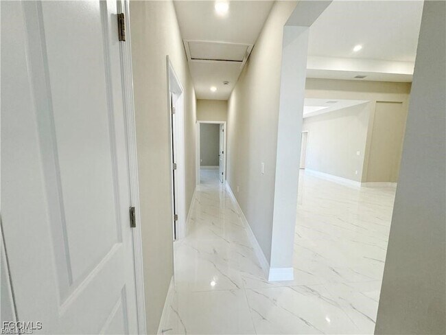 Building Photo - 313 Hermosa Ave