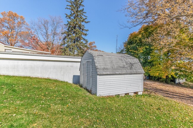 Building Photo - Single Family Home