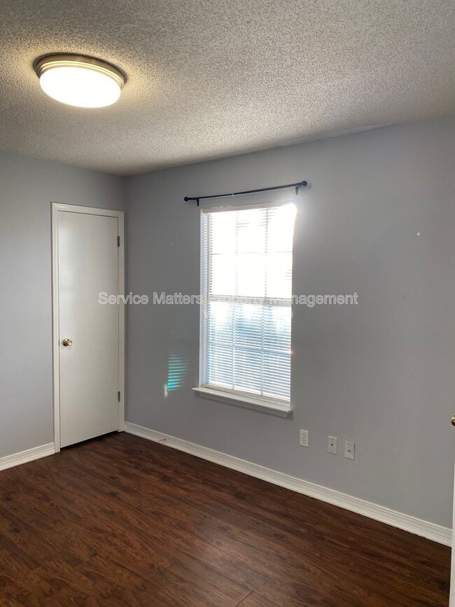 Building Photo - 5746 Rolling Hills Dr