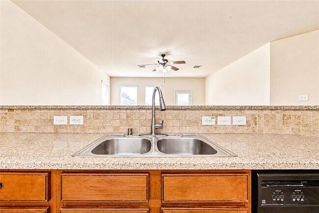 Building Photo - 7419 Sabinal Creek Dr