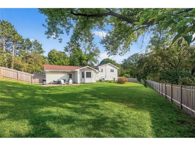 Building Photo - 16318 Temple Dr S