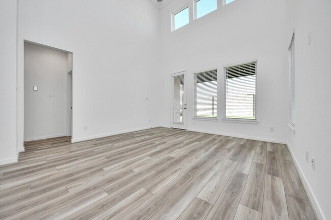 Building Photo - 9223 Willowbank Gap Ln