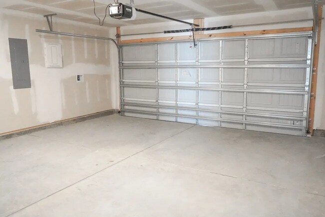 Building Photo - 385 Coconut Dr