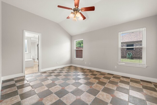 Building Photo - Available NOW!!!! This 3 bedroom, 2 bath, 2 car garage home has no carpet. All flooring is LVP an...
