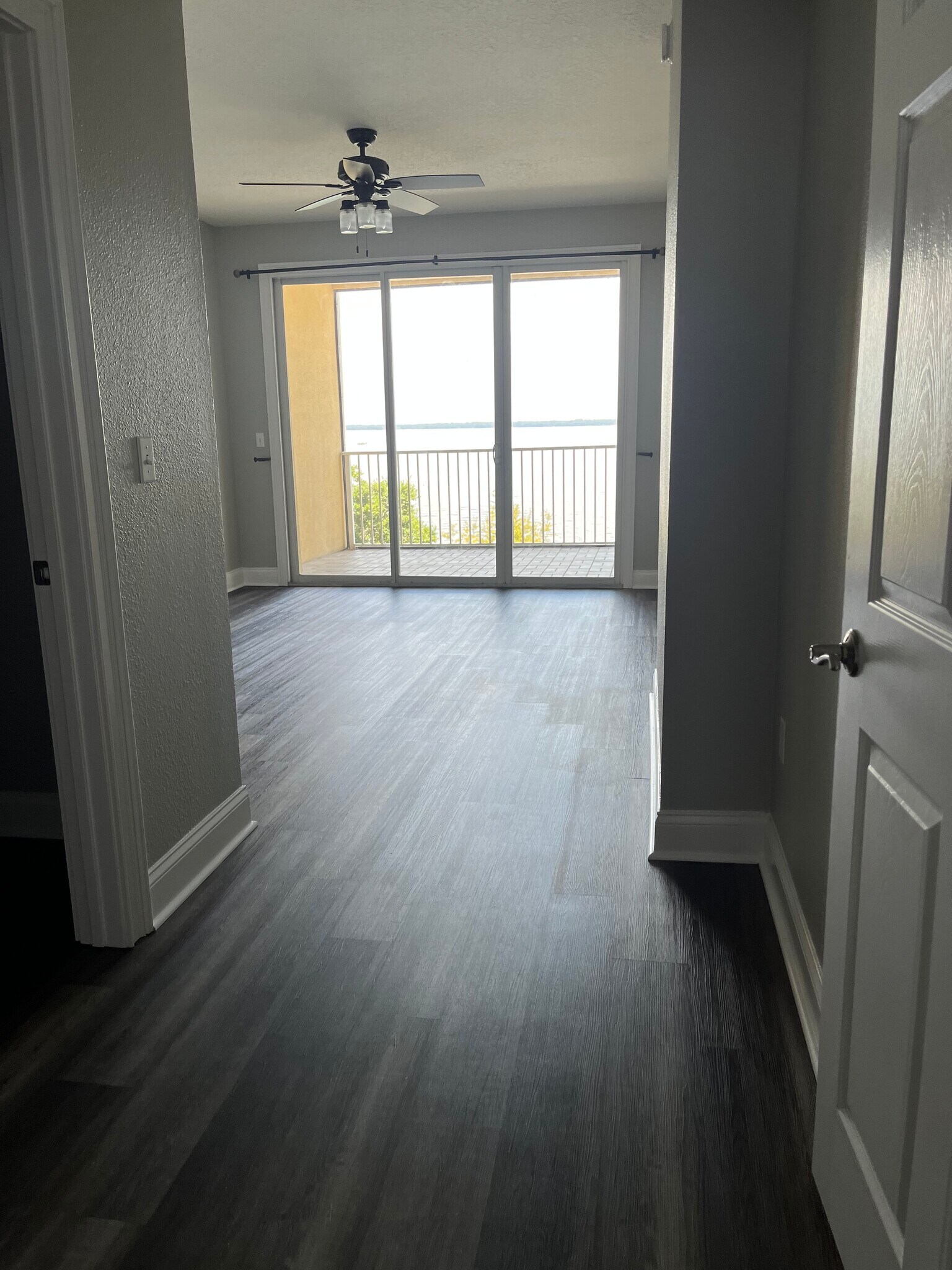 Bed 1 - 225 W Seminole Blvd