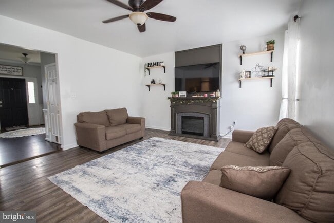 Building Photo - 45567 Bethson St