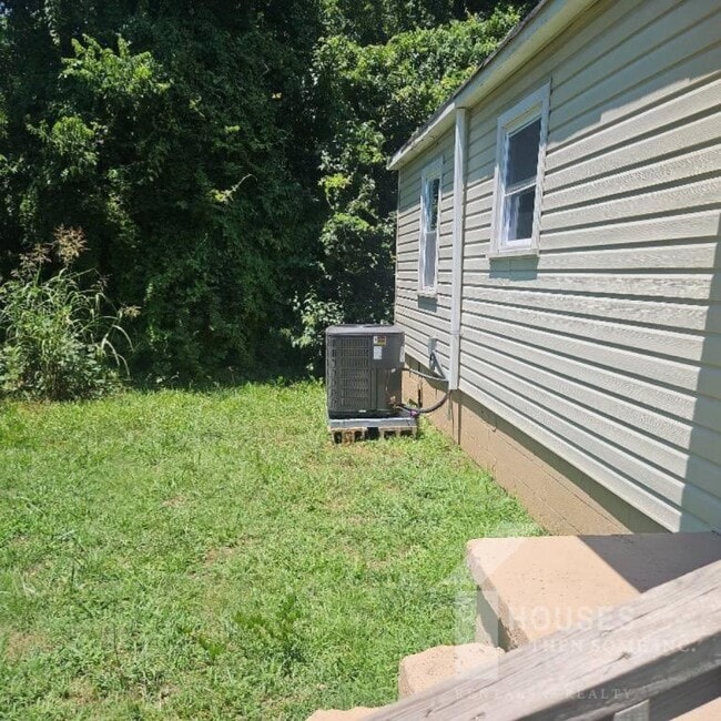 Building Photo - 44 Bagwell Cir