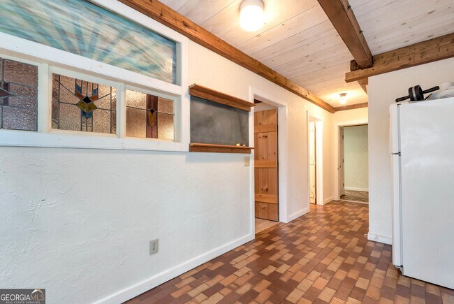 Building Photo - 3978 Pineshore Cir