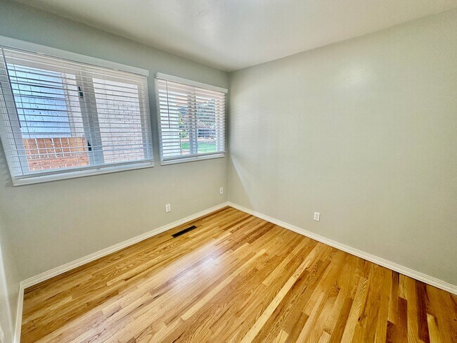 Building Photo - New on the Market!