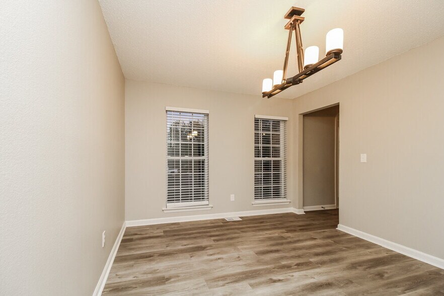 Building Photo - 2404 Kramer Way