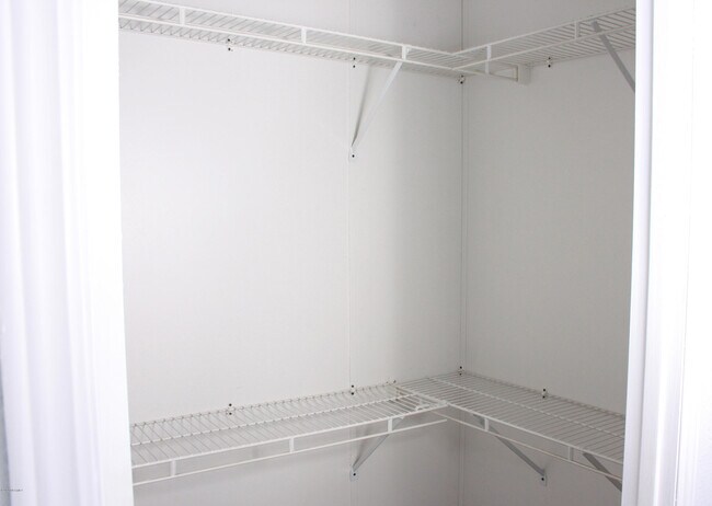 Building Photo - 811 Red Lighthouse Ln