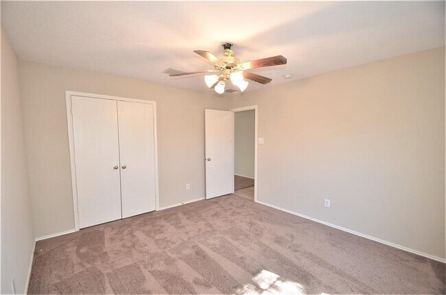 Building Photo - 4915 Winding View Ln