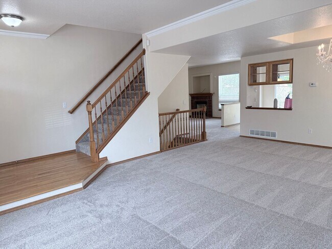 Building Photo - 7492 Amberly Dr