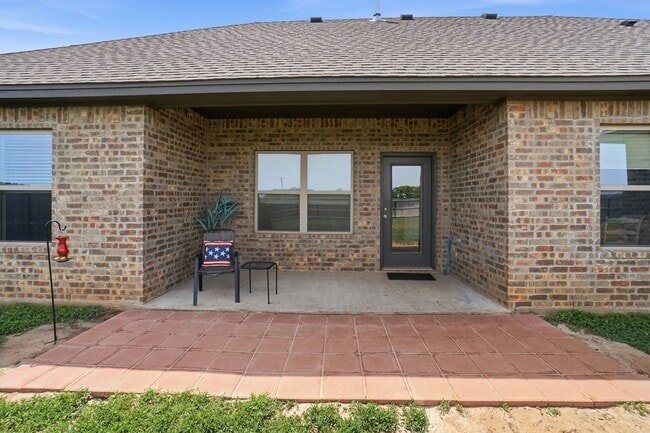 Building Photo - 4254 Mesa Dr