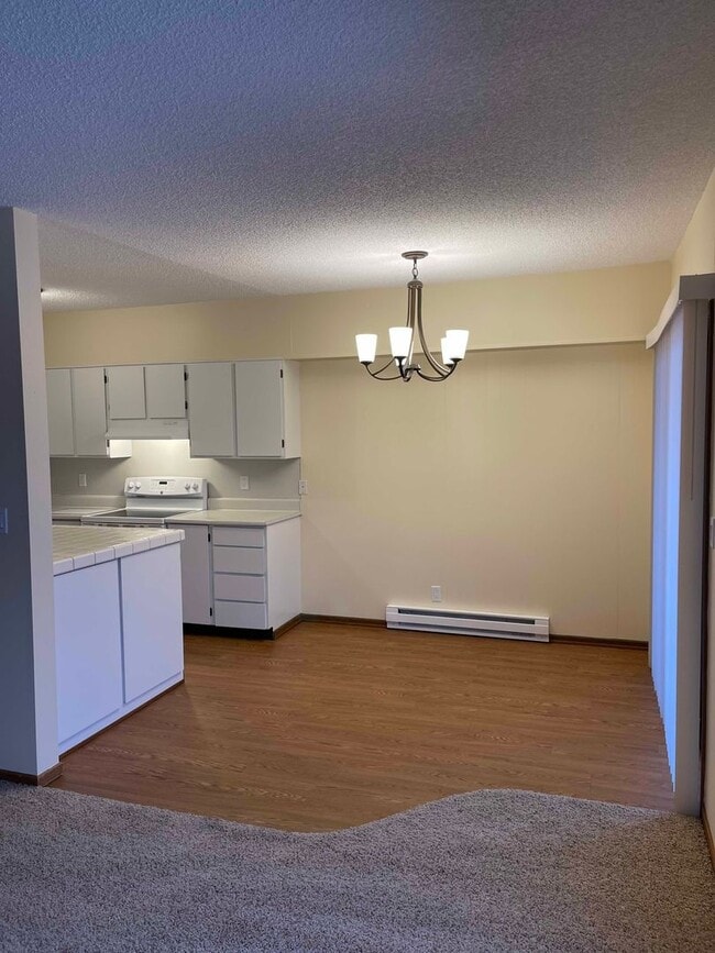 Interior Photo - Illahee South Apartments