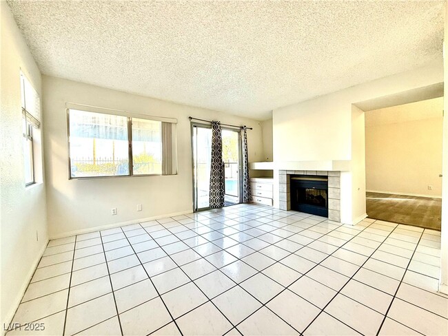 Building Photo - 1663 Duarte Dr