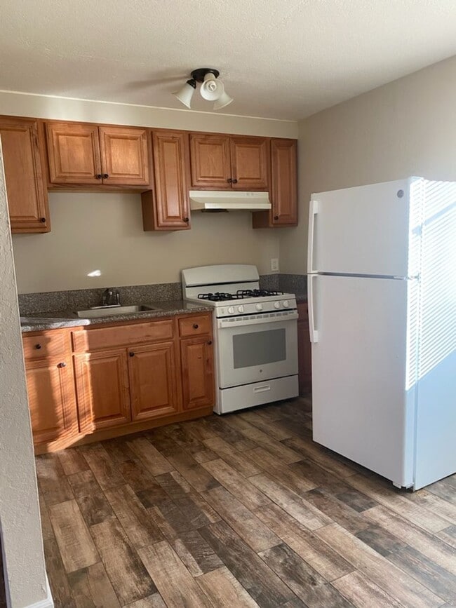 Building Photo - 427 A St