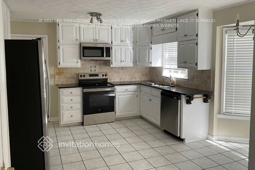 Building Photo - 125 Astwood Ct