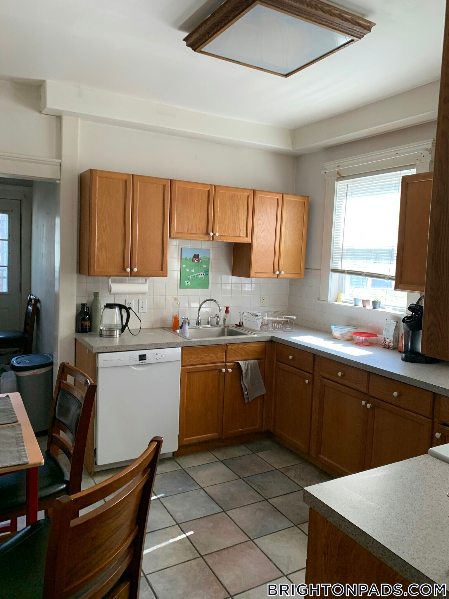 Building Photo - 140 Brooks St