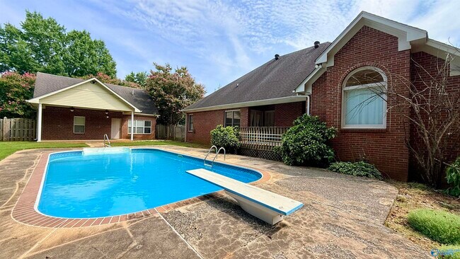 Building Photo - 113 Nobleton Ln NW