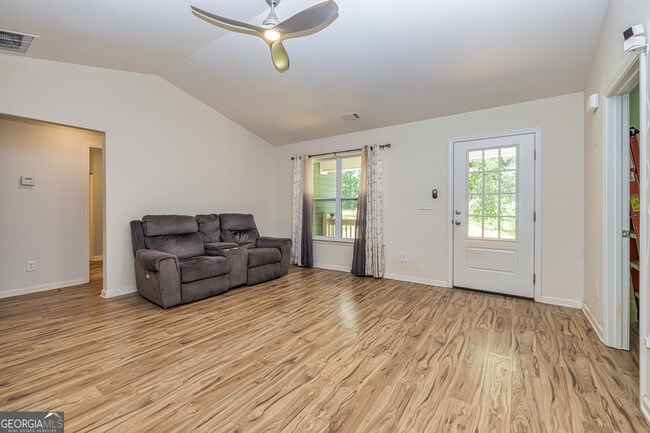 Building Photo - 759 Alvaton Rd