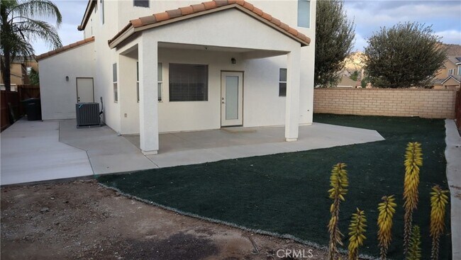 Building Photo - 3722 Almansa Way