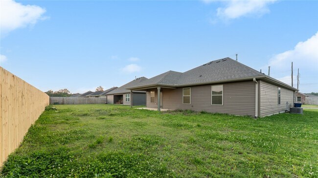 Building Photo - 1902 E Endura Pk Dr