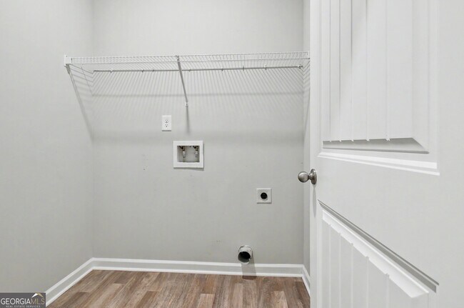 Building Photo - 270 S Ridge