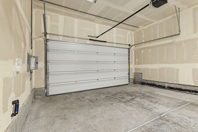 Building Photo - 18025 3rd Dr SE