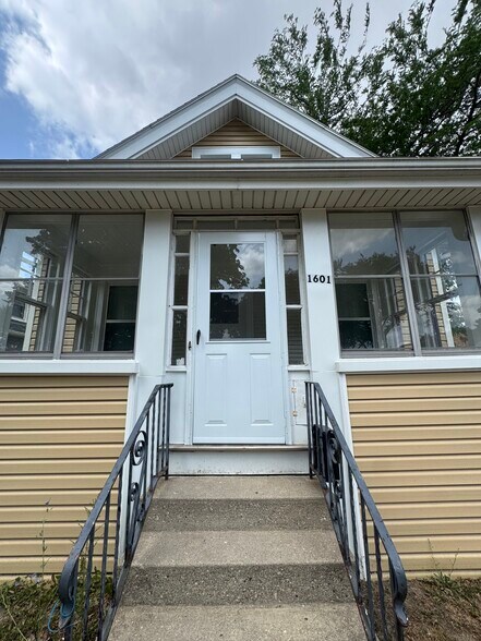Building Photo - 1601 S 65th St