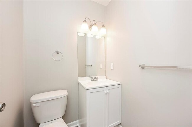 Building Photo - 8990 Sterling Ridge Ln