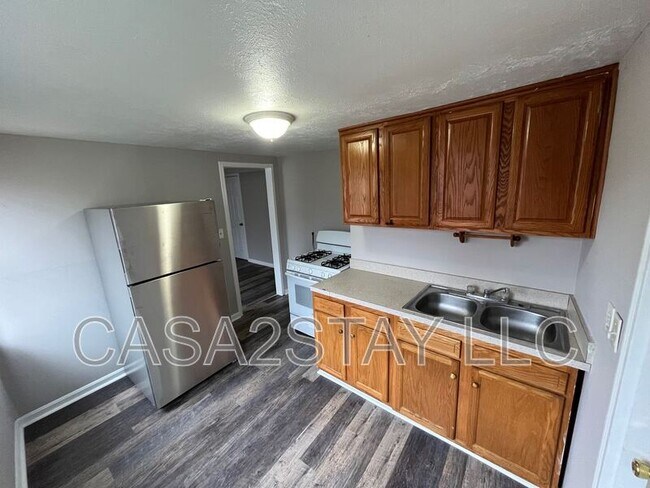 Primary Photo - 1528 Alma Ave