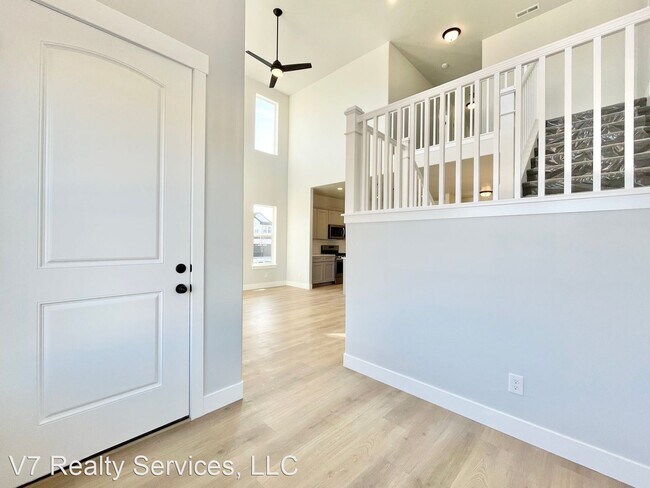 Building Photo - 3 br, 2.5 bath House - 4306 W. Silver Peak...