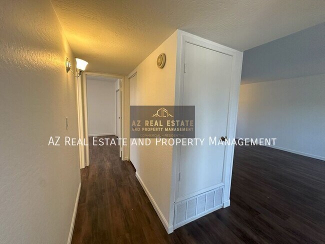 Building Photo - 4620 N 68th St