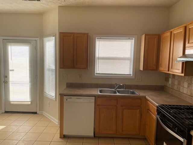 Building Photo - 259 Hardy Lillies Dr