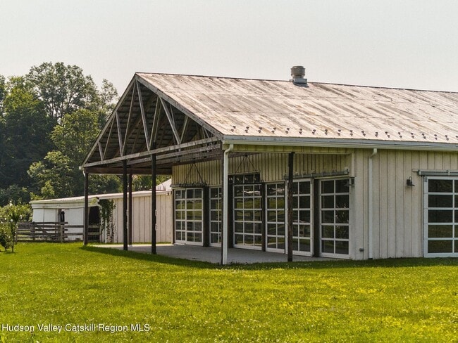 Building Photo - 356 Co Rte 6