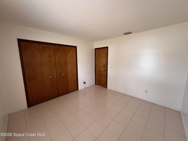 Building Photo - 818 7 Gables Cir SE