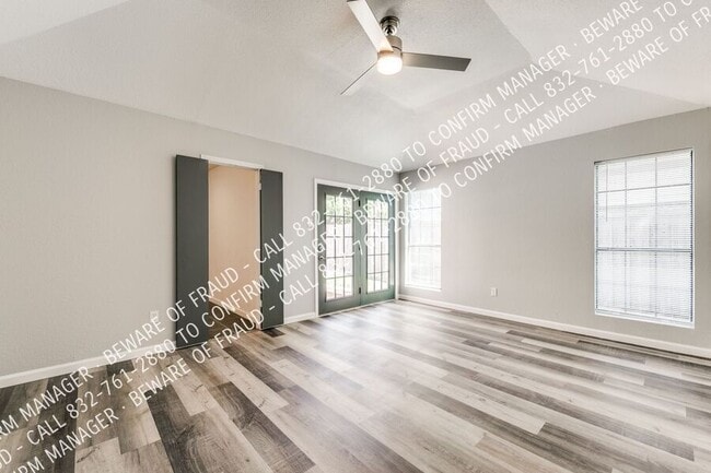 Building Photo - 8805 Wood Glen Dr