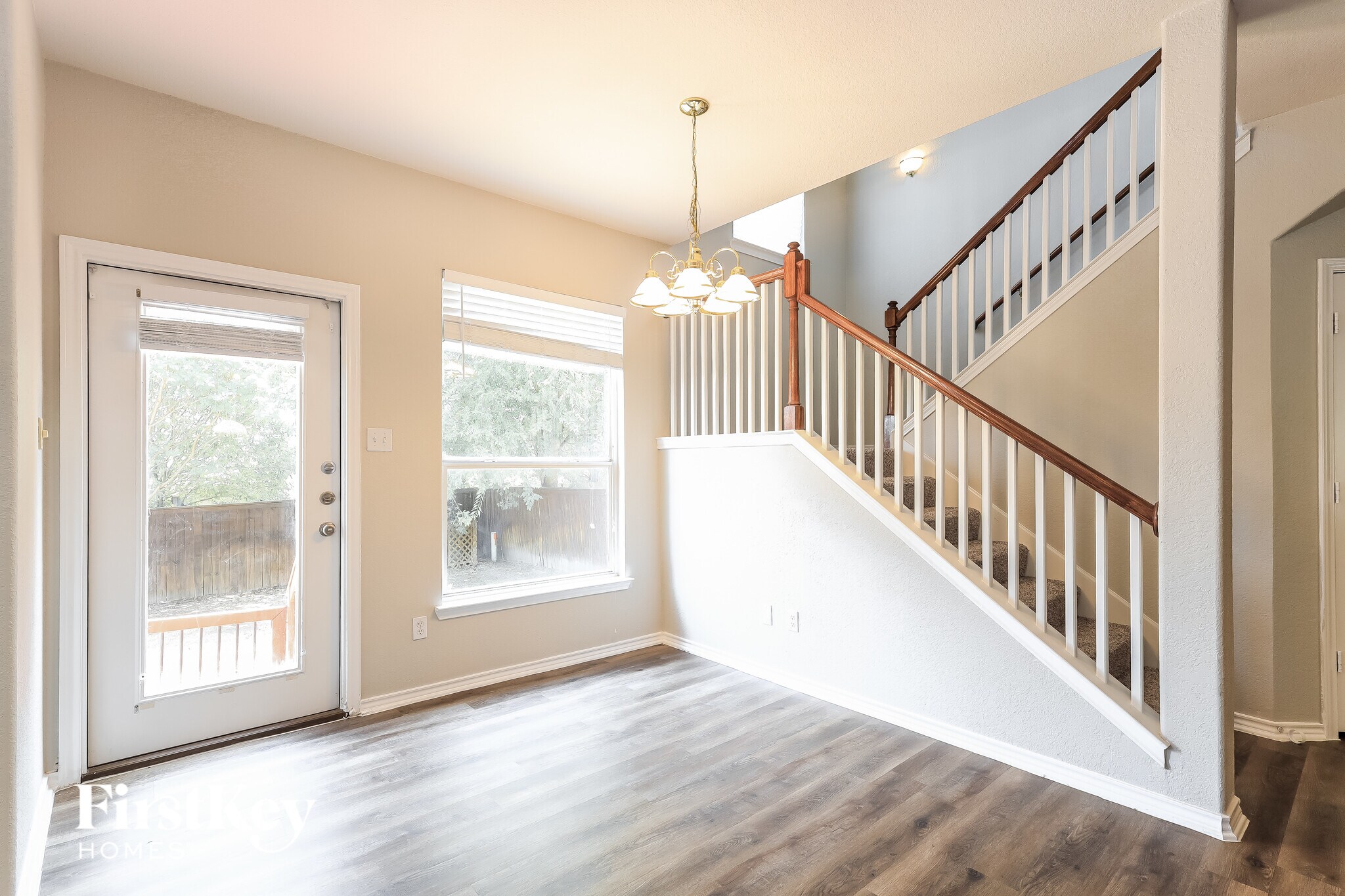 Building Photo - 1910 Mountain Star