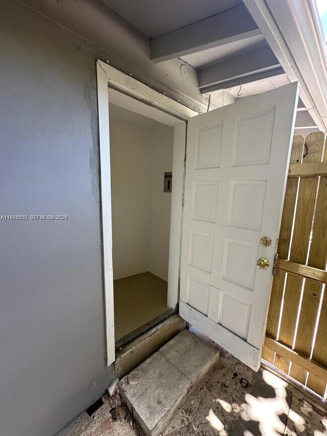 Building Photo - 1572 NE 149th St