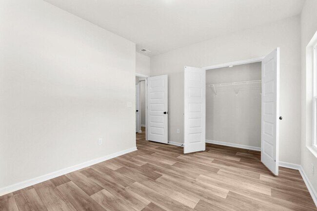 Building Photo - 1039 Harbor Dr