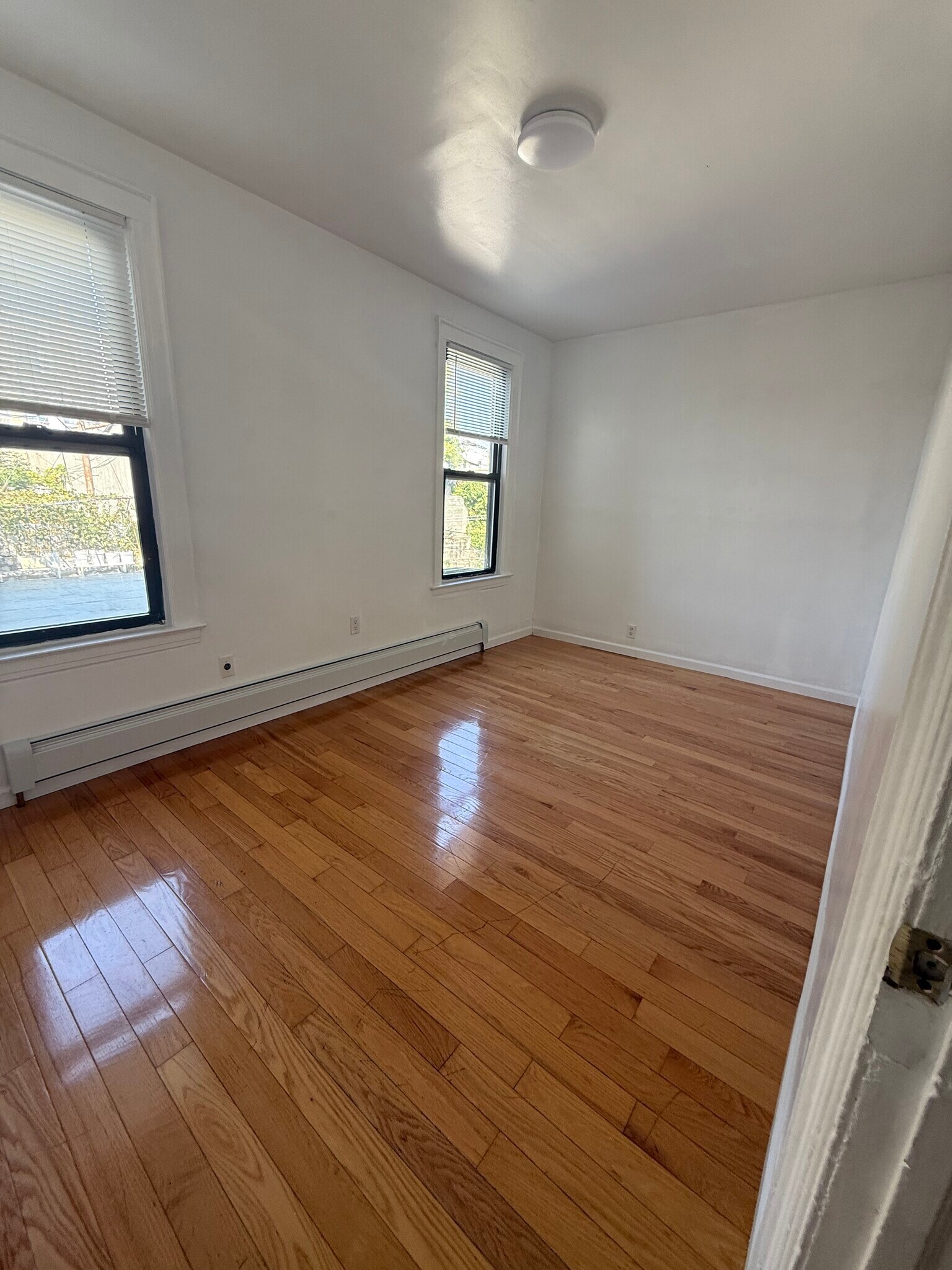 Building Photo - 188 Gelston Ave