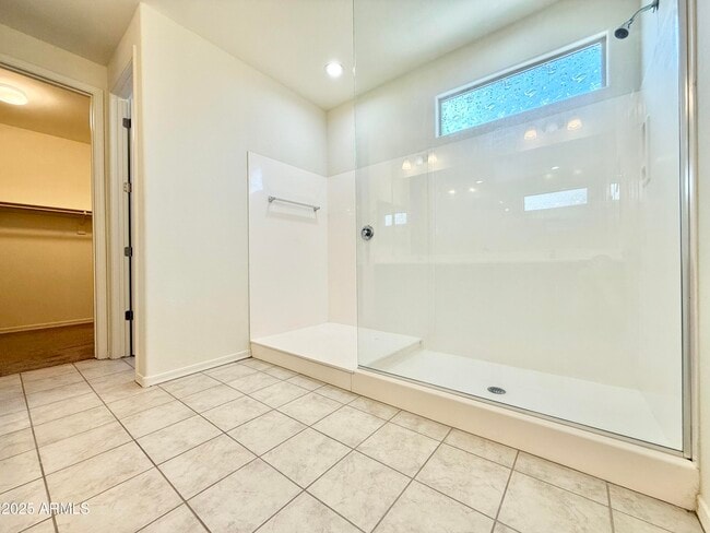 Building Photo - 735 W Derringer Way