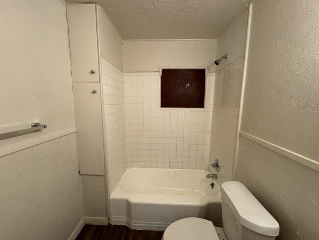 Building Photo - Lovely Home Within Minutes From Texas Tech!