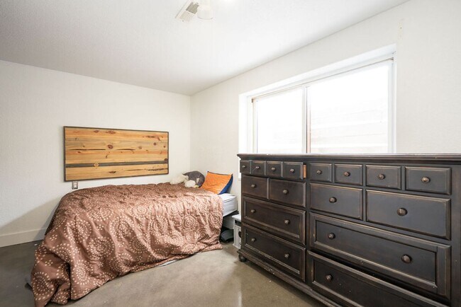 Building Photo - Beautiful and spacious 5 bedroom home located near Long Pond Reservoir in NE Fort Collins