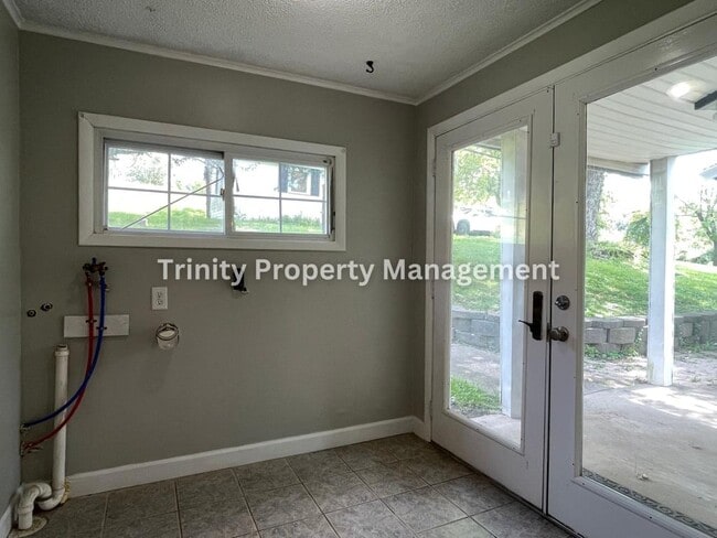 Building Photo - 27 Hathaway Dr