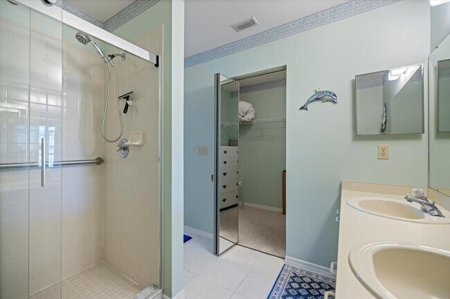 Building Photo - 880 Bird Bay Dr W