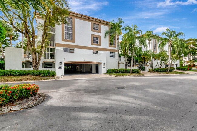 Building Photo - 7370 Orangewood Ln