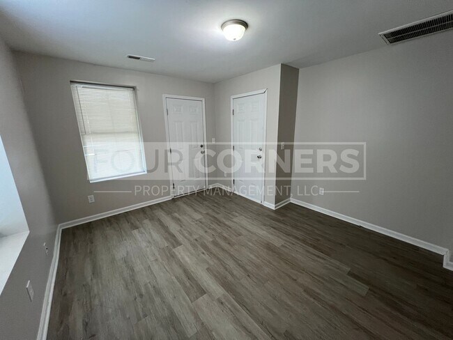 Building Photo - Beautiful 1 Bedroom 1 Bath Apartment